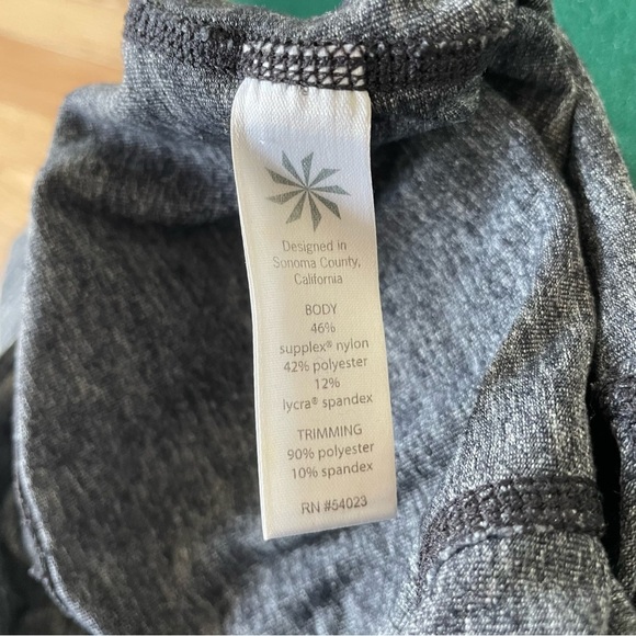 Athleta Relay Tight 2.0 Grey Heather Mid Rise Ankle Crop Pockets Leggings Size M - Picture 9 of 12